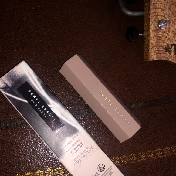 Fenty Contour Stick. In shade “Mocha”. Used once. - Picture 3 of 4